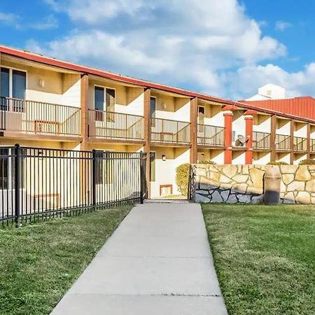 Countryside Suites Kansas City Independence I-70 East Sports Complex Hotel Buitenkant foto