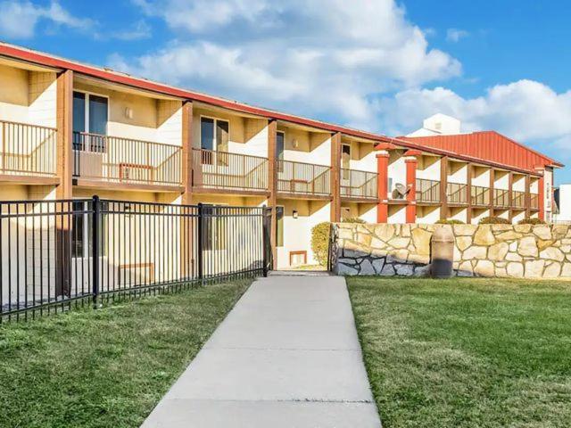 Countryside Suites Kansas City Independence I-70 East Sports Complex Hotel Buitenkant foto