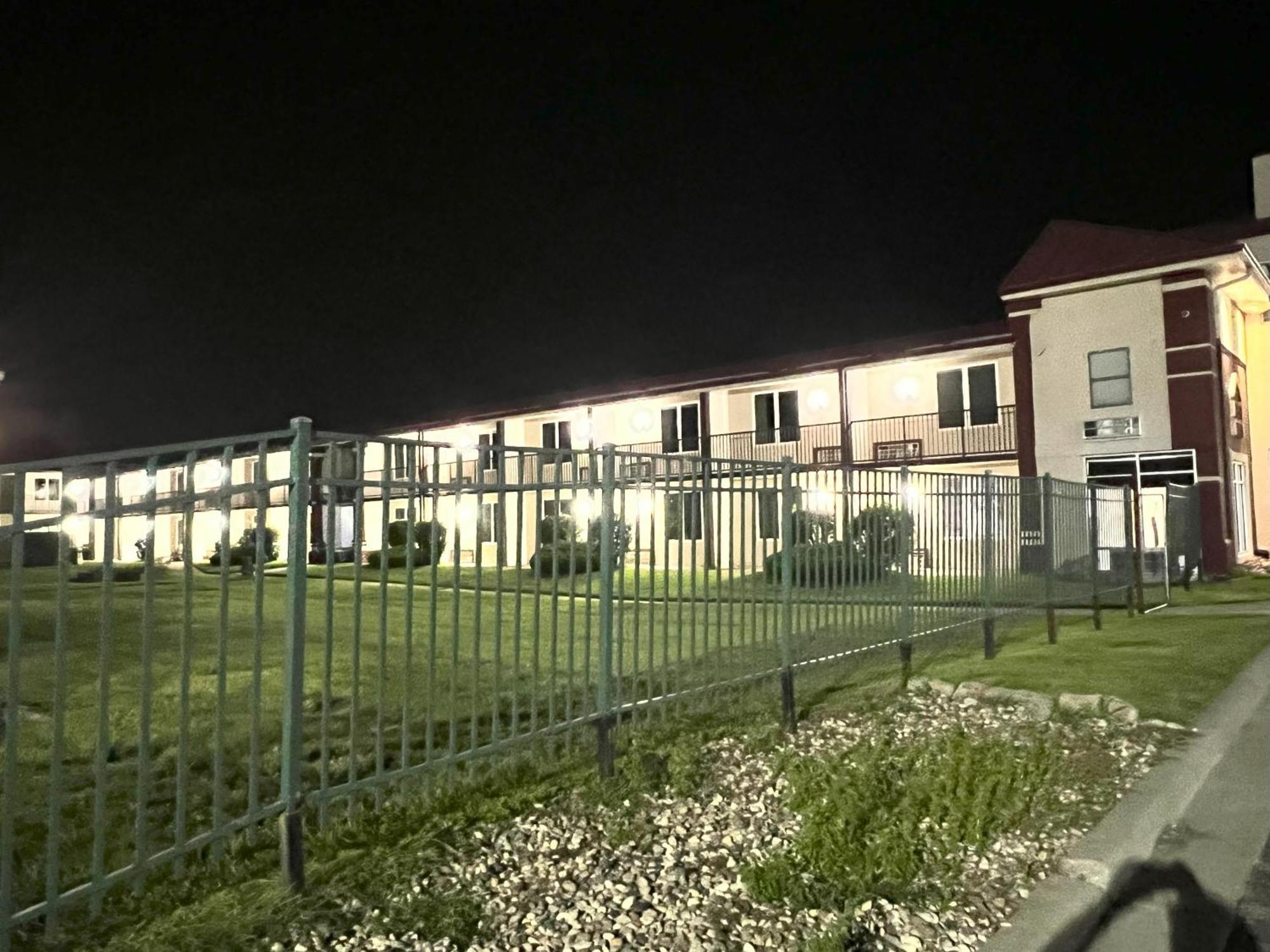 Countryside Suites Kansas City Independence I-70 East Sports Complex Hotel Buitenkant foto